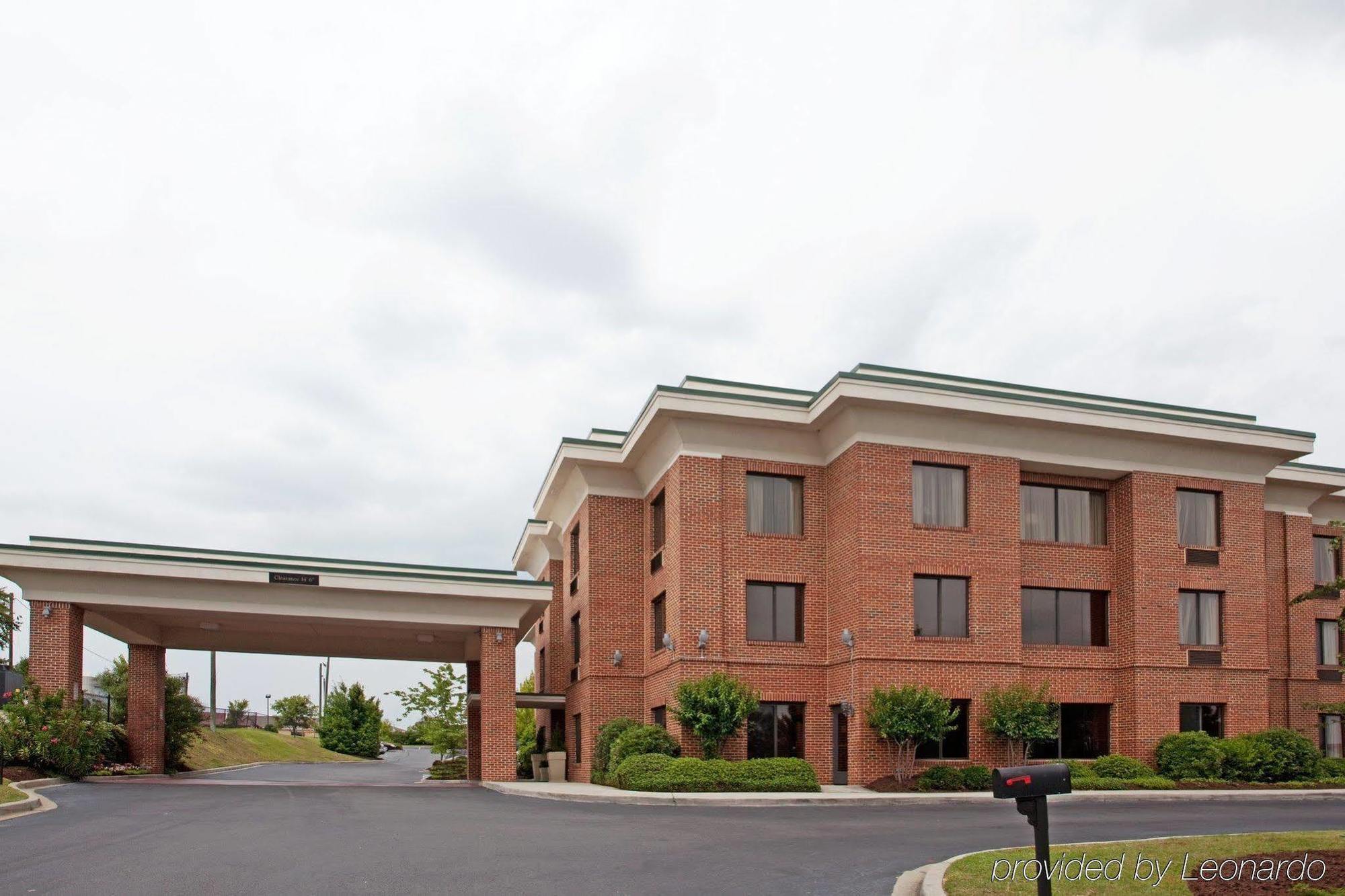 Holiday Inn Express Hotel & Suites Columbia-I-20 At Clemson Road By Ihg Экстерьер фото